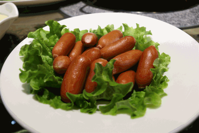 豆皮 等n多菜品 每一种都在锅中散发诱人的香气 约上好友就着熊猫滚滚