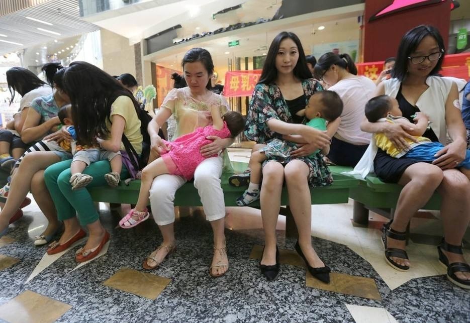 产妇母乳太多,能把多余的犒赏给老公吗?这样处理更合适