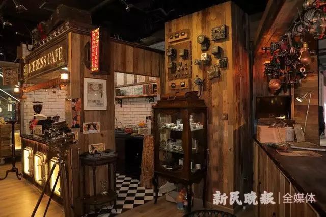 漫居漫作manuel boutique(tx淮海店)之所以独一无二,在于蒸汽朋克风格