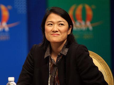 张欣为何受人诟病?吃水不忘挖井人,她赚着中国的钱,却