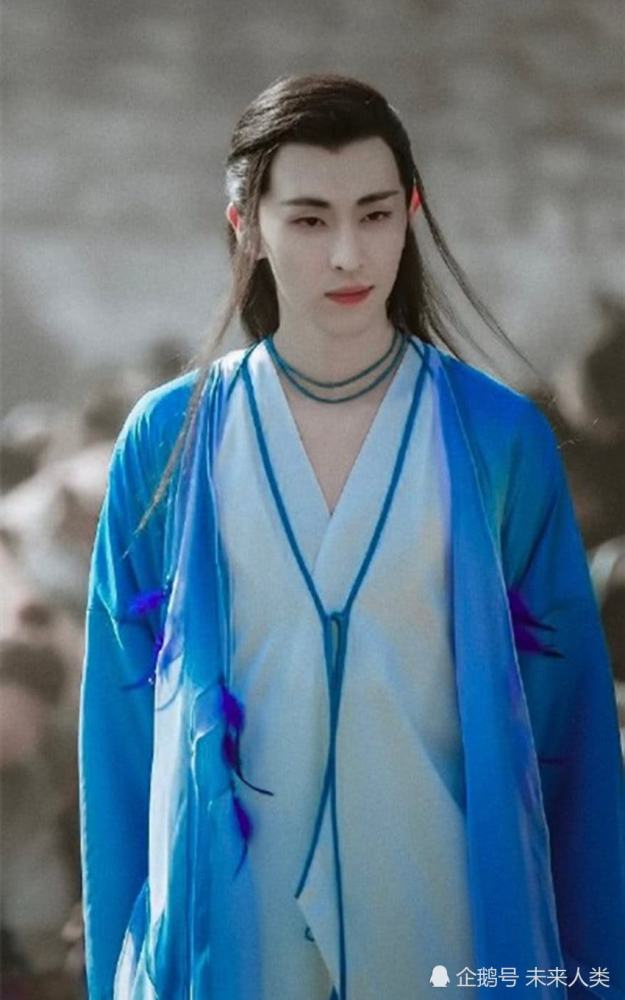 邓伦的古装扮相每一帧都是狙击取向,可魅惑妖艳亦或高贵霸气