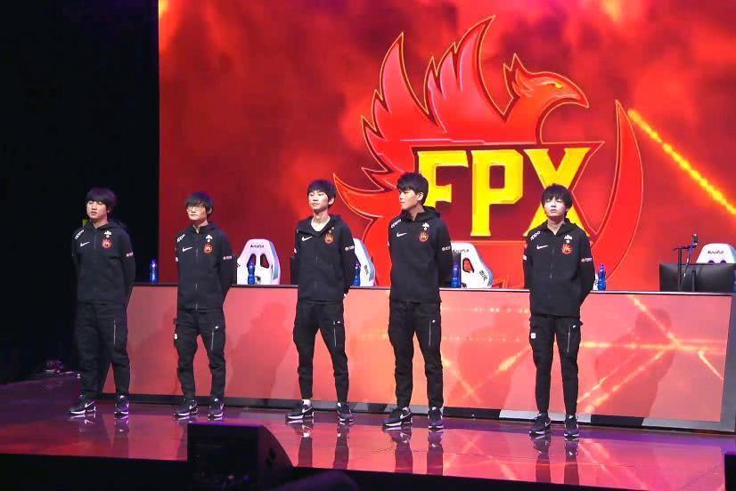 fpx队内曝出大问题,lwx表示尽力,刘青松身陷人设泥潭