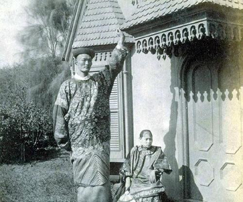 清朝第一"巨人"詹世钗,身高超姚明,娶英国妻子,后代现状如何