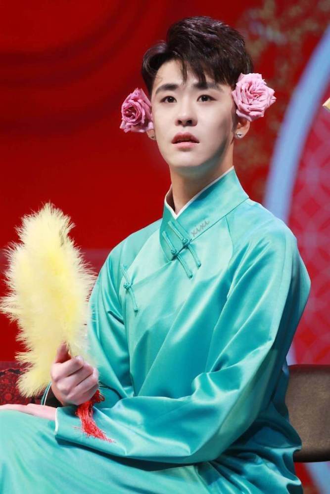 细数明星京剧扮相,大林小辫儿绝美西厢,易烊千玺首试花旦