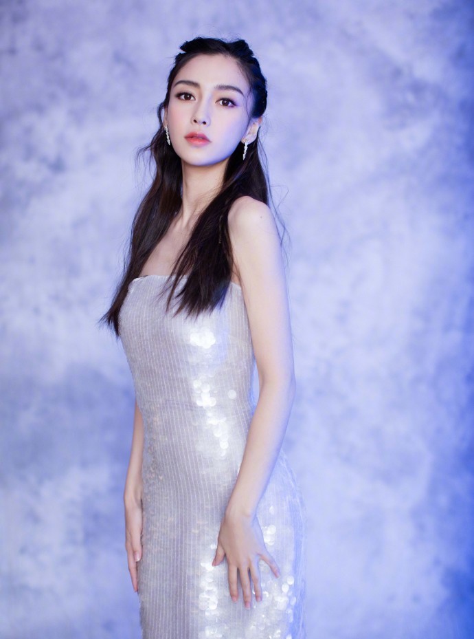Angelababy,baby结婚郑恺哭了图片 angelababy仙气十足出席品牌活动