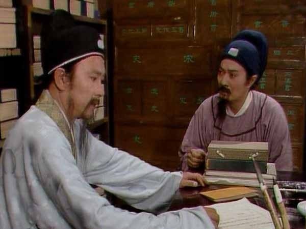 冷子兴已告诉贾雨村贾府在走下坡路,为什么他还依附于
