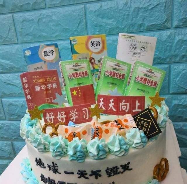 "最难忘的生日蛋糕",男孩看后放声大哭,小小年纪承受太多了