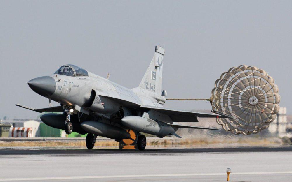巴基斯坦空军装备的jf17战机