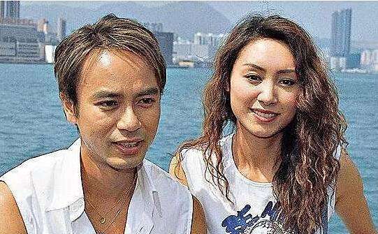 曾想嫁李克勤,恋上已婚张智霖,容忍老公劈腿,被前经纪