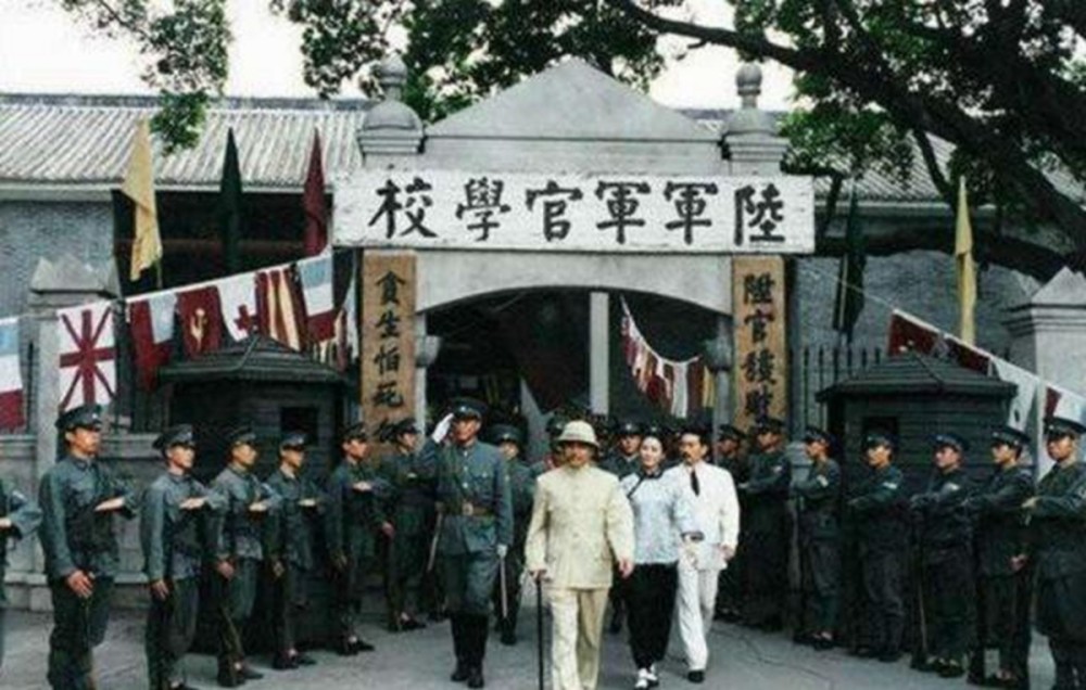 1924年1月24日黄埔军校开始筹建