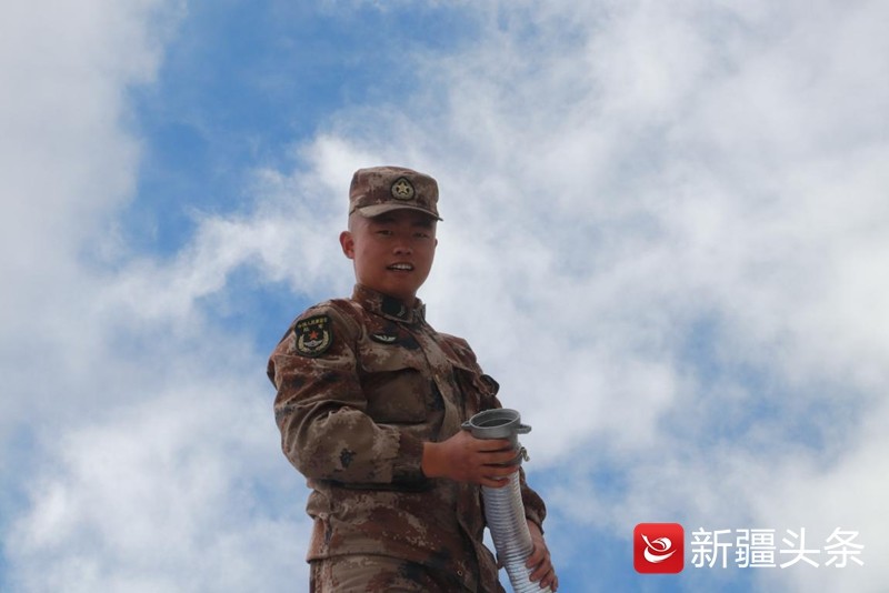 的口号,回荡在营房内外 ▲巳时 河尾滩边防连官兵给全国人民拜年了 祝