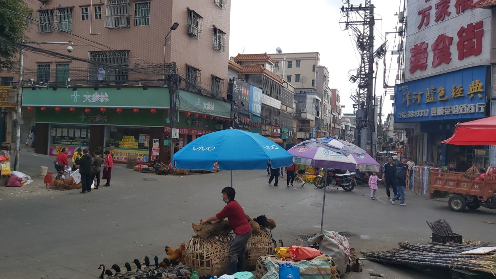 惠州惠阳秋长街道的市场街,很热闹的街道,逛街非常不错