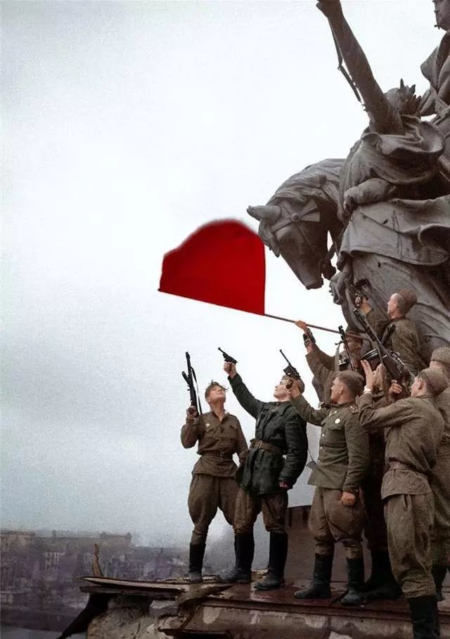 (一群英武的苏联红军士兵)