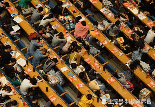 为何很多辅导员都不支持学生考研,却支持学生就业?学长说了出原因