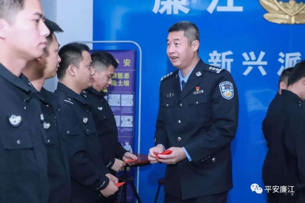 副市长,公安局长林小斌大年初一看望慰问一线值勤民警