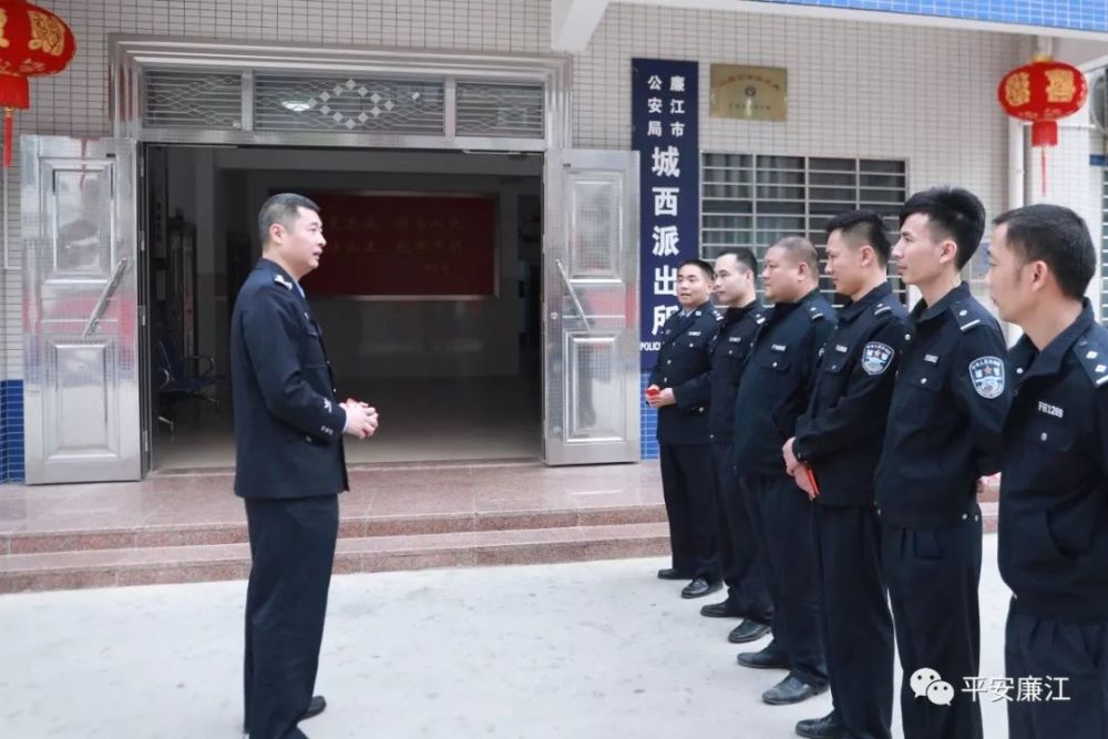 副市长,公安局长林小斌大年初一看望慰问一线值勤民警