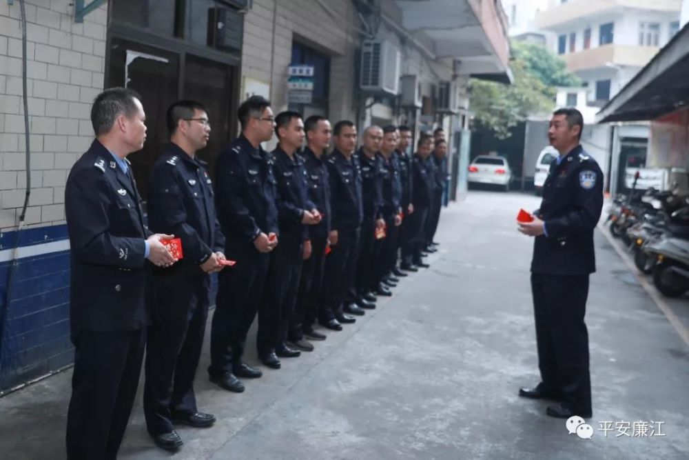 副市长,公安局长林小斌大年初一看望慰问一线值勤民警