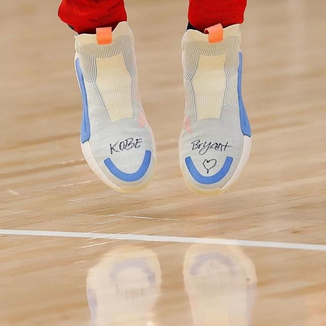 lonzo ball的科比鞋