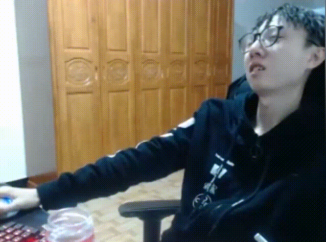 mlxg国服偶遇金咕咕带酥酥被坑惨,怒砸键盘后却只敢举报酥酥