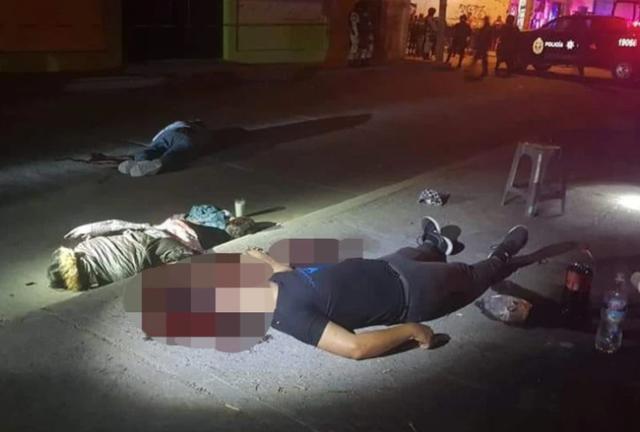 墨西哥贩毒组织周末血腥残杀48人,遇害6岁小孩躺母亲尸体上