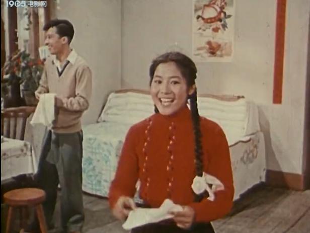 水华导演最喜欢用的女演员是林盈,35岁时演《伤逝》中