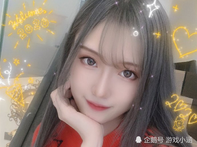 难怪腐团直播不敢关美颜,看到她罕见素颜照,男粉直呼