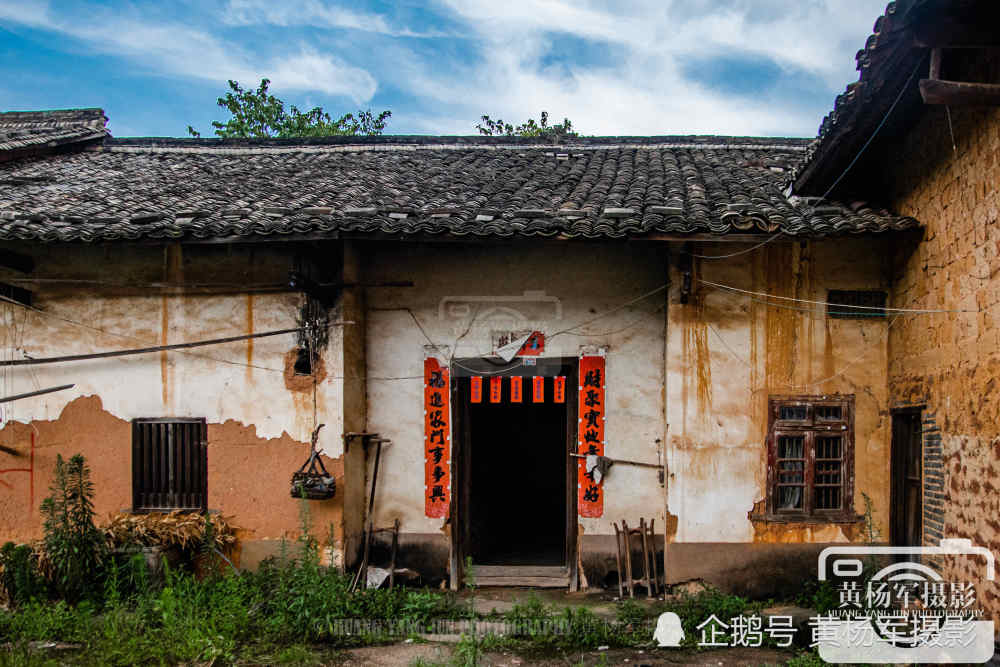 故乡逝去的原风景,江西于都县罗坪村的瓦房老屋,难忘的亲切记忆