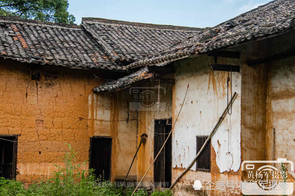 故乡逝去的原风景,江西于都县罗坪村的瓦房老屋,难忘的亲切记忆