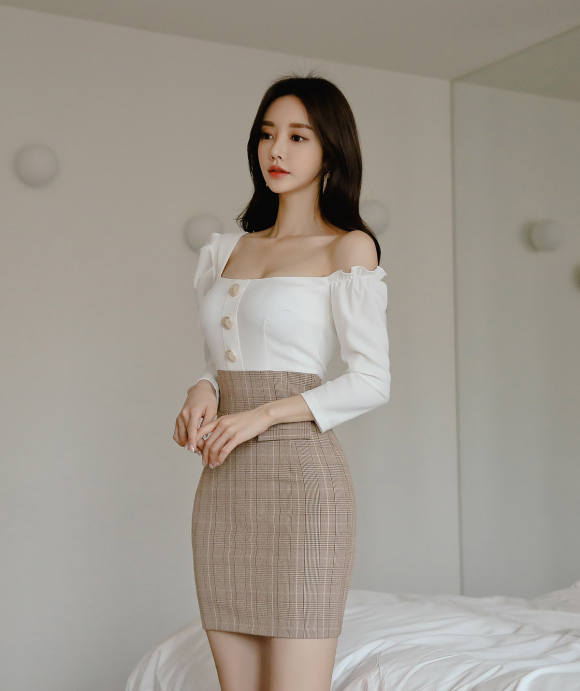 晴天美图:孙允珠,圆弧华丽低领白玫瑰婉约衣裙