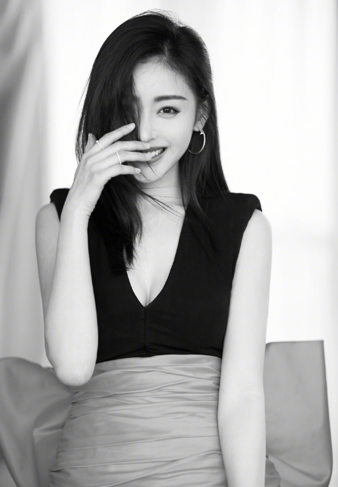 性感美女明星张天爱气质写真