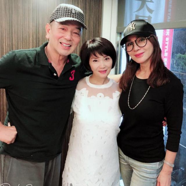 离婚后遇车祸,为还债她连接三部戏,被骗光钱后轻生被张晨光所救