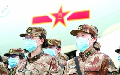 空军8架飞机紧急空运,军队支援湖北医疗队抵达武汉