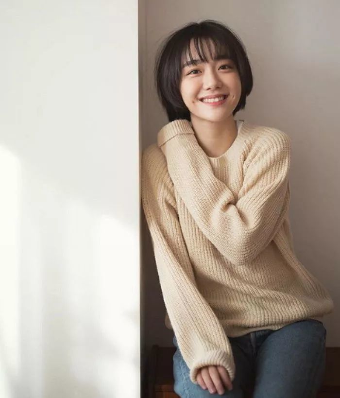 157cm韩国新晋可爱王,甜美初恋系梨涡少女!网友:这该死的笑容
