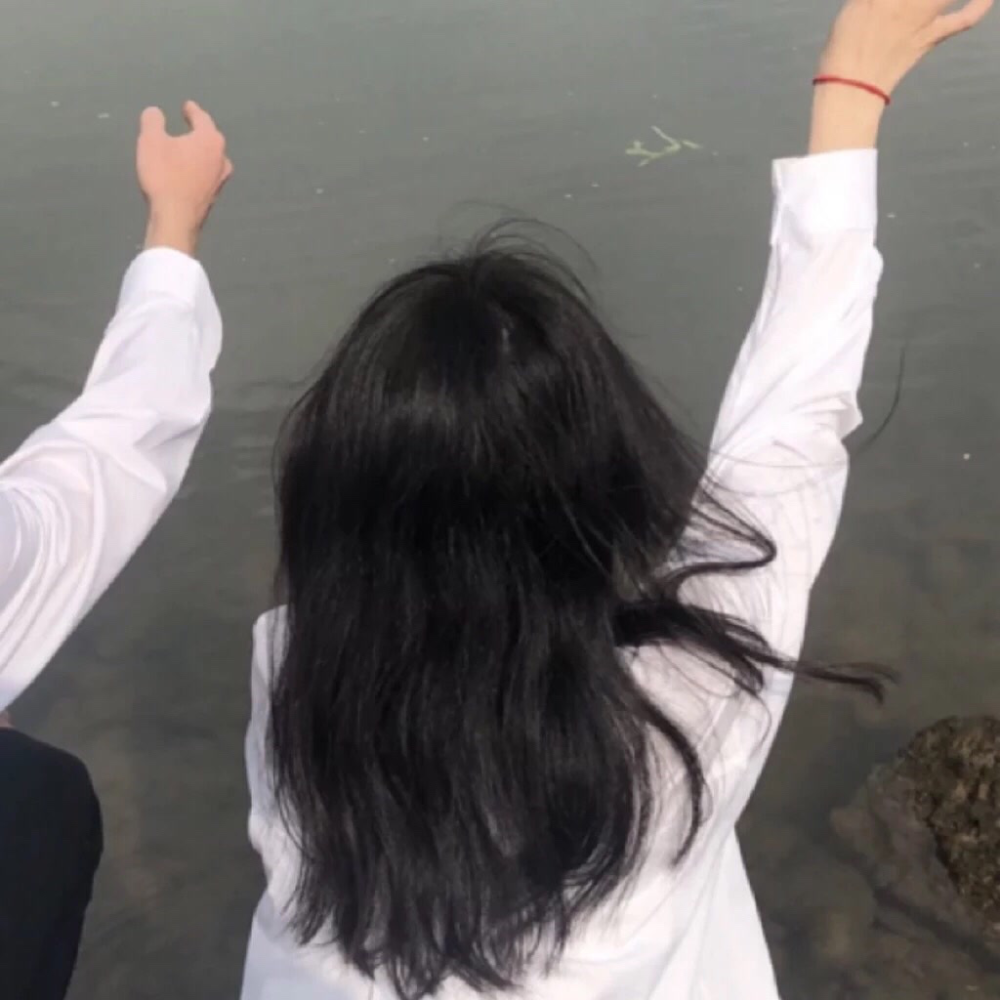 甜腻情侣头像:少年白衫单车嘴角上扬,我爱的干净模样!