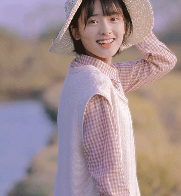 拥有治愈系甜笑的女星:谭松韵沈月徐梦洁,谁是你心目中的甜甜女孩?