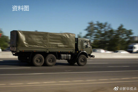 给力!驻鄂部队抽调军用卡车为武汉市民配送生活物资