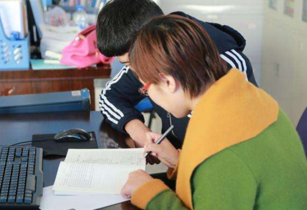 学生常年参加补习班却没任何效果,补课老师坦言与这3点有关!