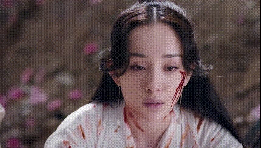 pk之精彩镜头迪丽热巴之灵动可爱(枕上书):迪丽热巴在十里桃花中的