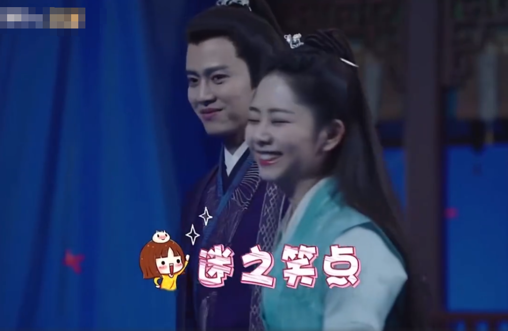 拍飞起来的戏,任嘉伦不知道抓谭松韵背后哪里,结果:cp