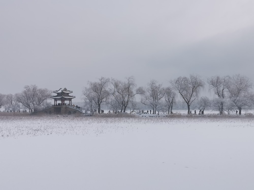 图说北京:今日到访皇家园林颐和园,雪落人间昆明湖上有仙境