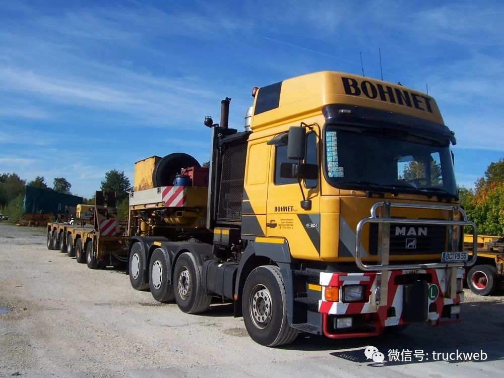 曼恩向德国bohnet交付3辆tgx 41.640 8x4大件牵引车