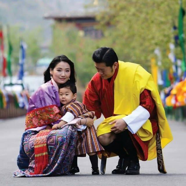 直击不丹王后的真容,不得不承认她真的美,难怪国王会对她倾心了