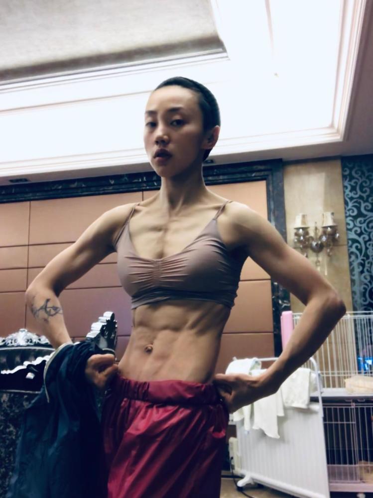 武汉归来成为疑似病例:舞者谢欣与年仅10个月女儿的亲历