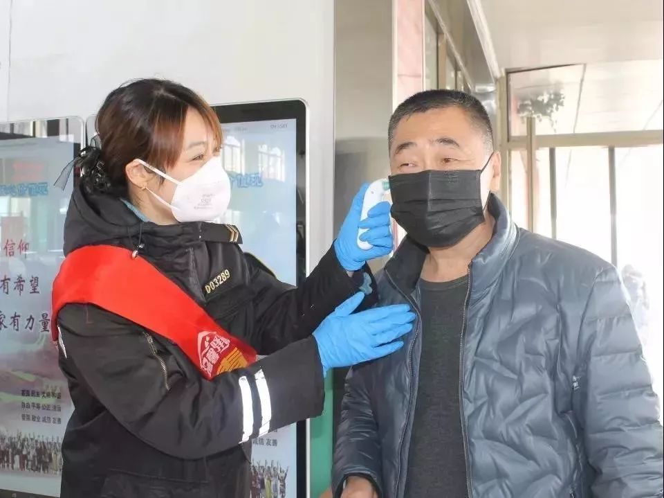 青岛青年志愿者助力打赢疫情防控阻击战