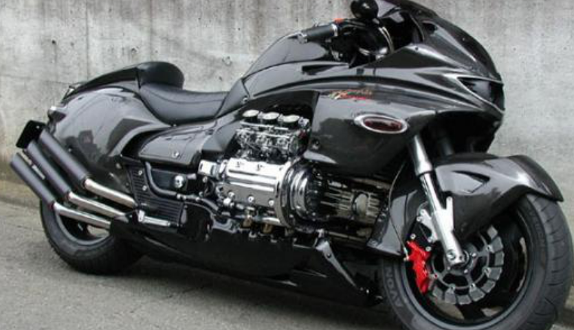 日本最牛摩托车长什么样?重305公斤,排量1520cc,你能驾驭吗?