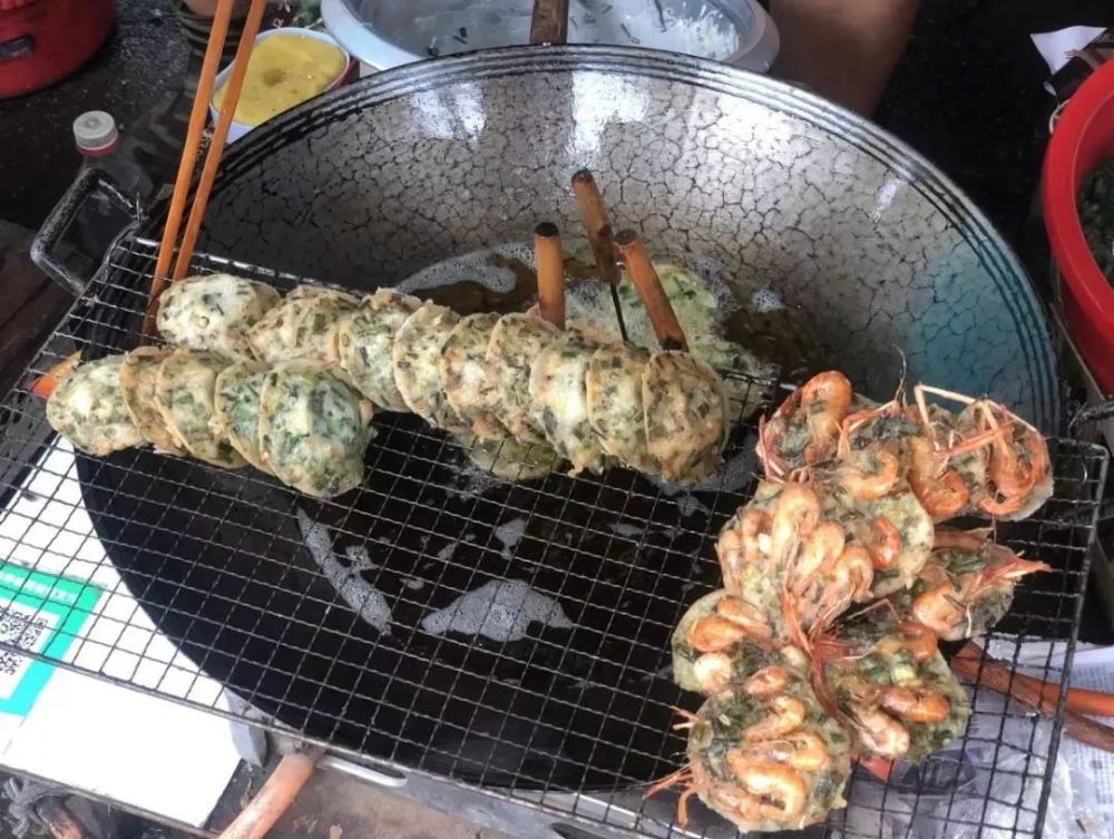 金钱肚 再去吃那罗定的特色小吃, 虾堆,白糕,炸嘢小食. .