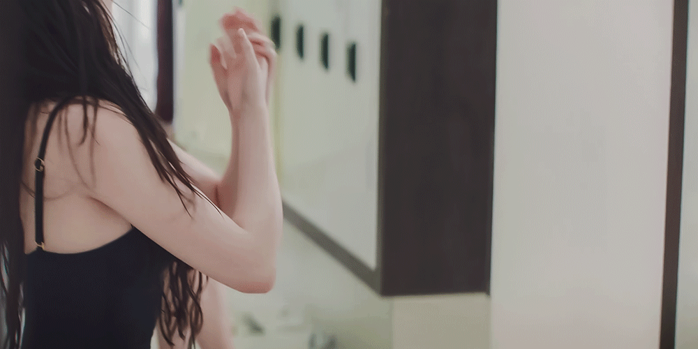 刘亦菲的神仙身材太撩人,肌肤胜雪前凸后翘,此女只应