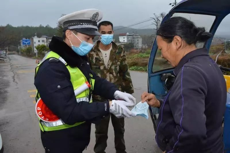 龙南这个双警家庭,伉俪同心战疫情!