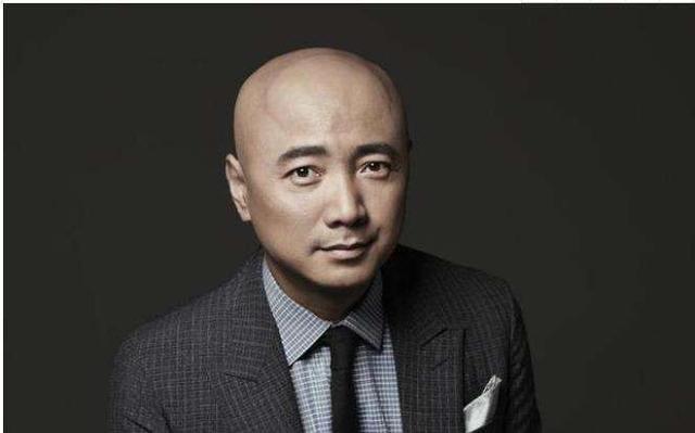 不是所有光头都叫"徐峥",生活总是"令人头秃"