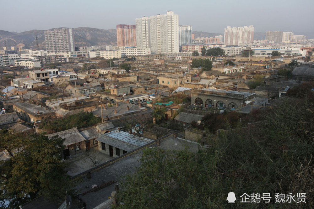 陕北有个县城保留着五六十个窑洞四合院,百姓世代安居